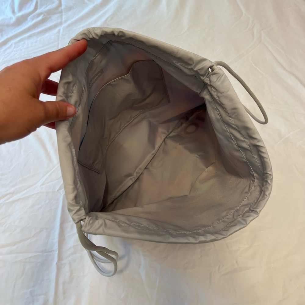 lululemon Multicolor Drawstring Backpack - NWT - Picture 4 of 5